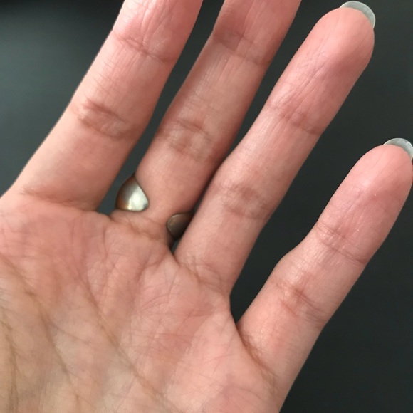 🥀SOLD🥀 Adjustable Gold Starfish Ring - Picture 3 of 5